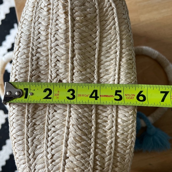 Altru Straw Tote - Picture 9 of 12